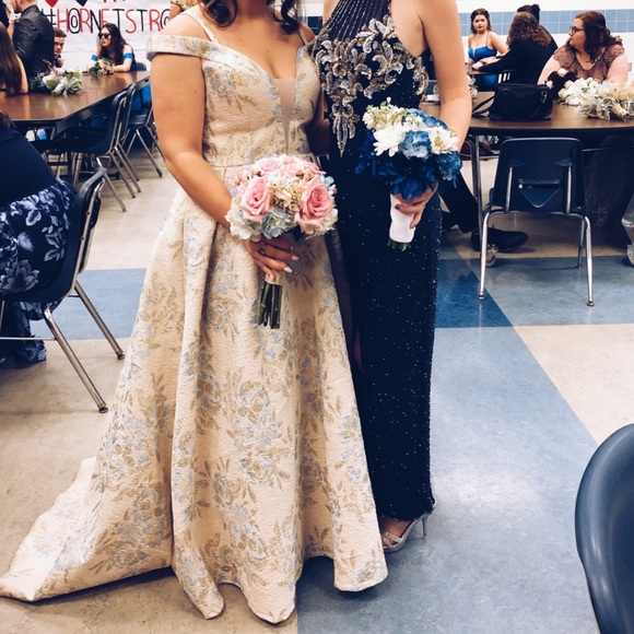 Vintage Style Cream and Blue Foral Formal Ball Gown Prom Dress off the shoulder - Picture 9 of 14